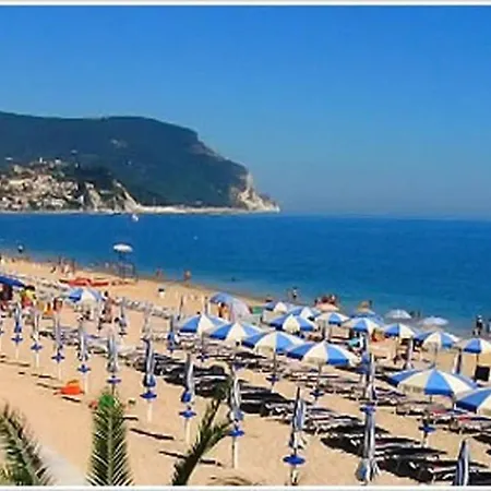 Trilocale A Due Passi Dal Mare. , Numana Lägenhet *
